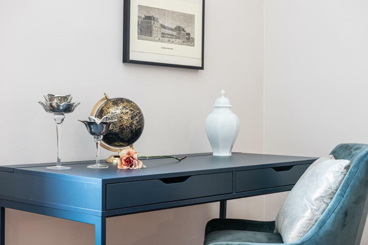 Joivy Sophisticated 3-Bed Flat With Desk Lejlighed Milano Eksteriør billede
