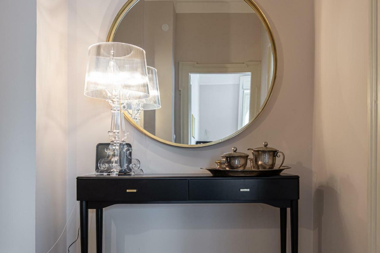 Joivy Sophisticated 3-Bed Flat With Desk Lejlighed Milano Eksteriør billede