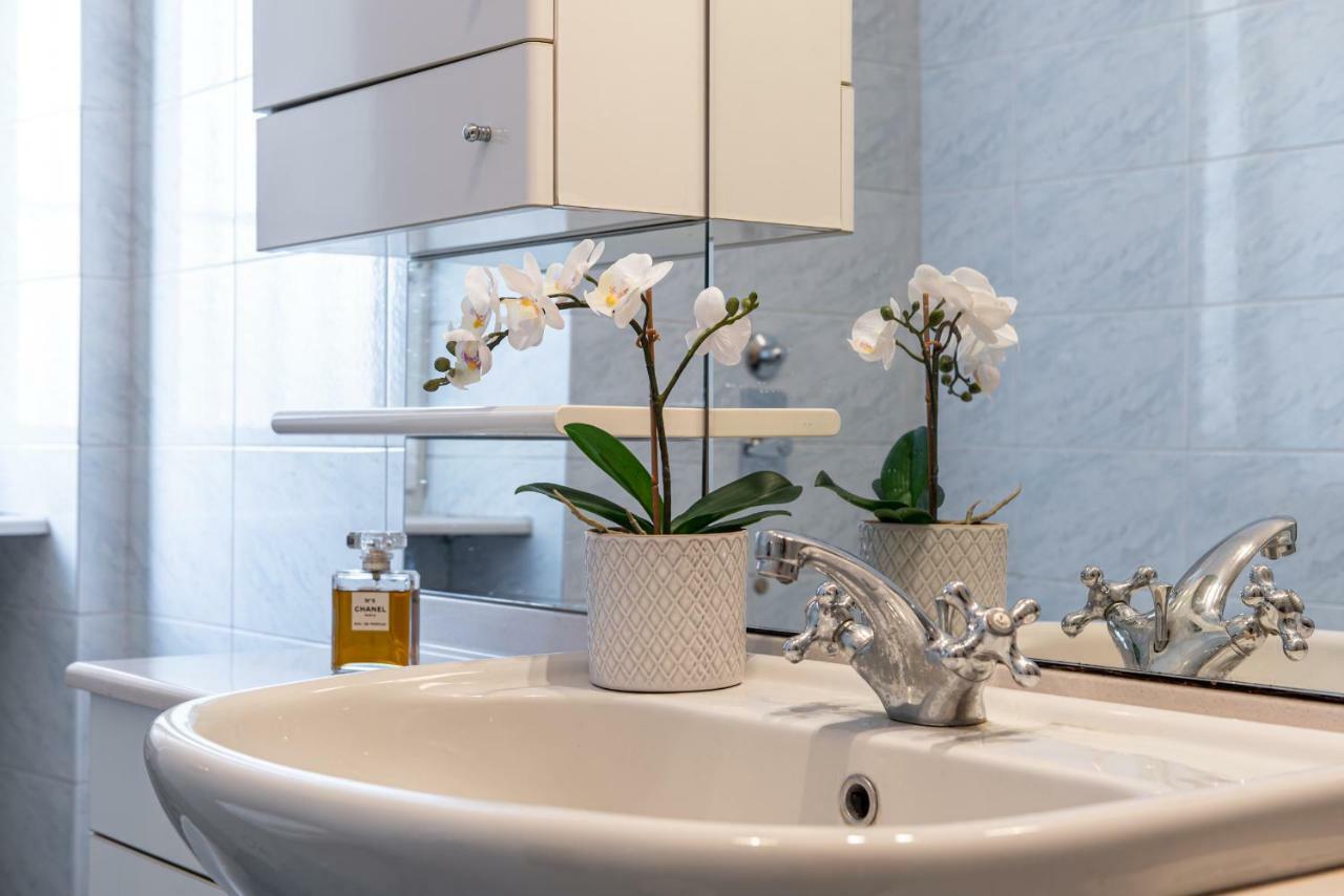 Joivy Sophisticated 3-Bed Flat With Desk Lejlighed Milano Eksteriør billede